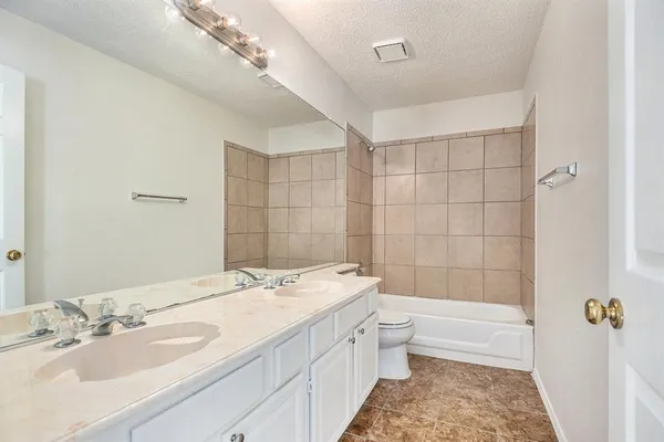 $2,175 | 8201 Cloverglen Lane, Fort Worth, TX 76123