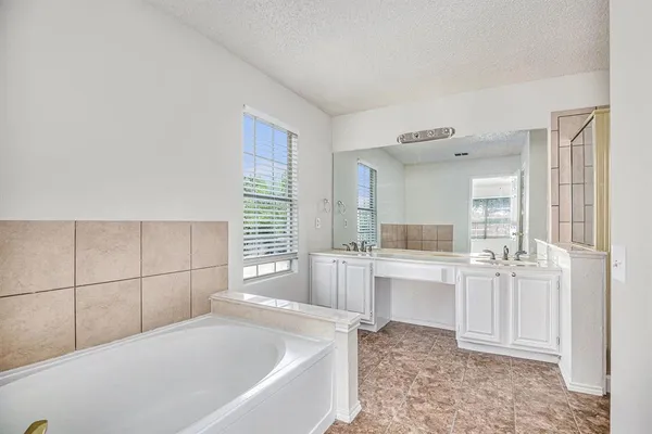 $2,175 | 8201 Cloverglen Lane, Fort Worth, TX 76123