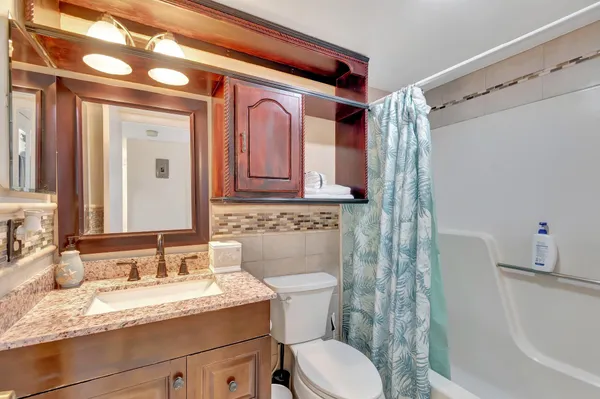 $2,500 | 7101 Golf Colony Court, Unit 102, Lake Worth, FL 33467