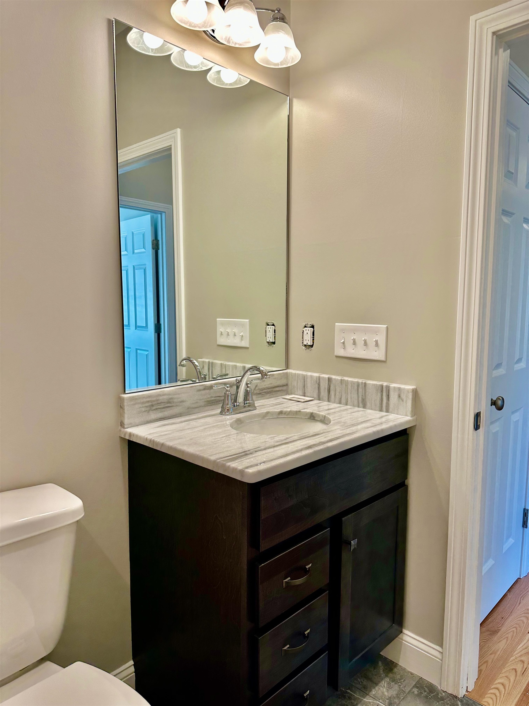 8 Saddleback Drive Nashua, NH 03060 - Photo 4 of 16