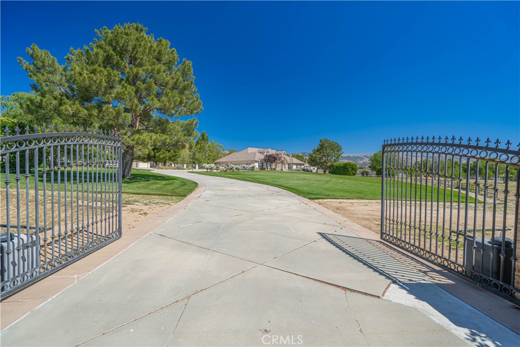 33202 Drill Road Agua Dulce, CA 91390 - Photo 5 of 71