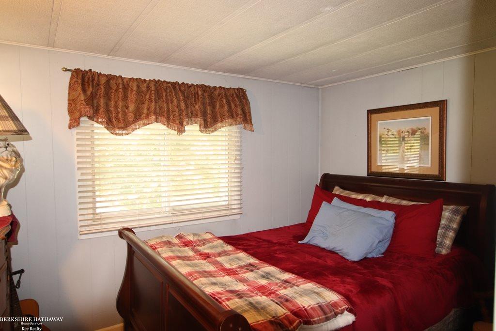 5053 Davis Road St. Clair, MI 48079 - Photo 13 of 32 50020577-12.JPG