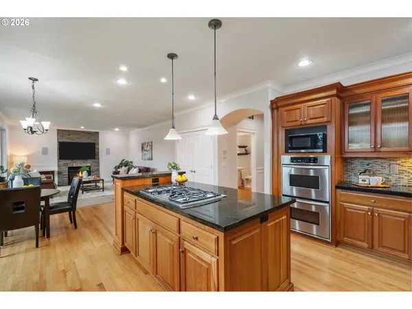 $1,195,000 | 31286 Willamette Way West, Wilsonville, OR 97070