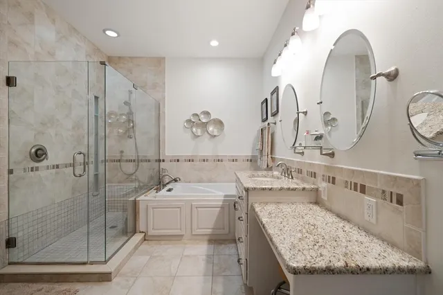 $2,150,000 | 733 Bay Esplanade, Clearwater Beach, FL 33767