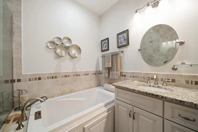 $2,150,000 | 733 Bay Esplanade, Clearwater Beach, FL 33767