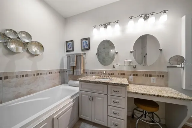 $2,150,000 | 733 Bay Esplanade, Clearwater Beach, FL 33767