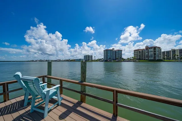 $2,150,000 | 733 Bay Esplanade, Clearwater Beach, FL 33767