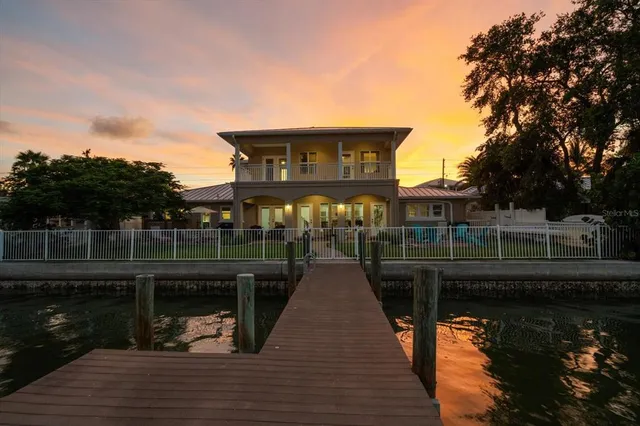 $2,150,000 | 733 Bay Esplanade, Clearwater Beach, FL 33767