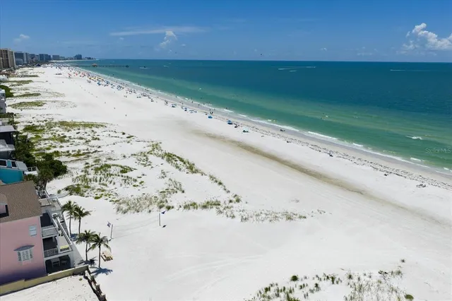 $2,150,000 | 733 Bay Esplanade, Clearwater Beach, FL 33767