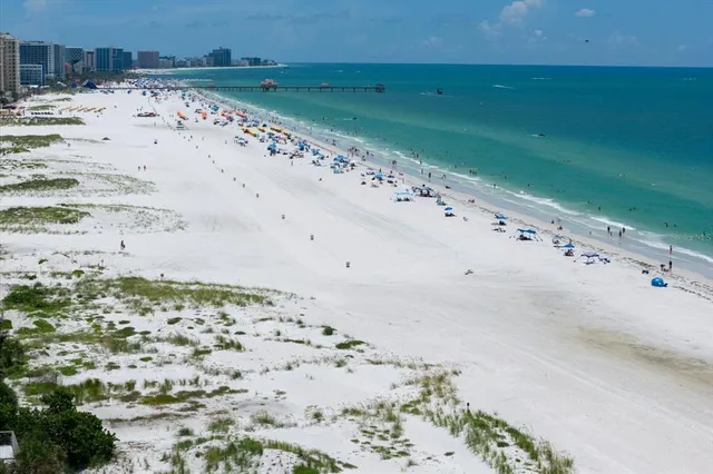 $2,150,000 | 733 Bay Esplanade, Clearwater Beach, FL 33767