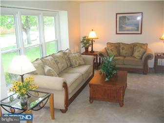 211 Sharrow Vale Road Delran, NJ 08075 - Photo 2 of 9
