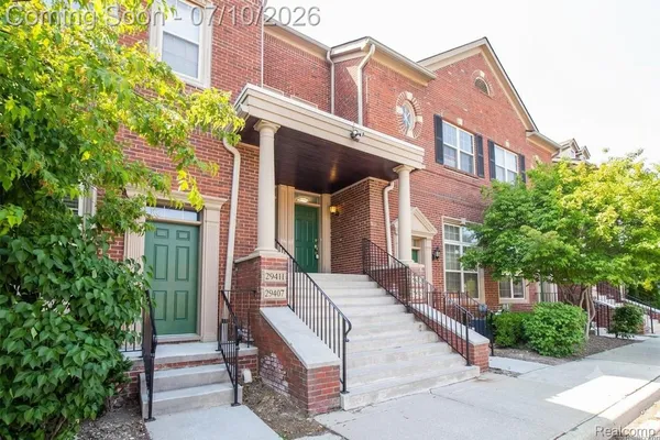 $2,200 | 29415 Glen Oaks Boulevard East, Farmington, MI 48334
