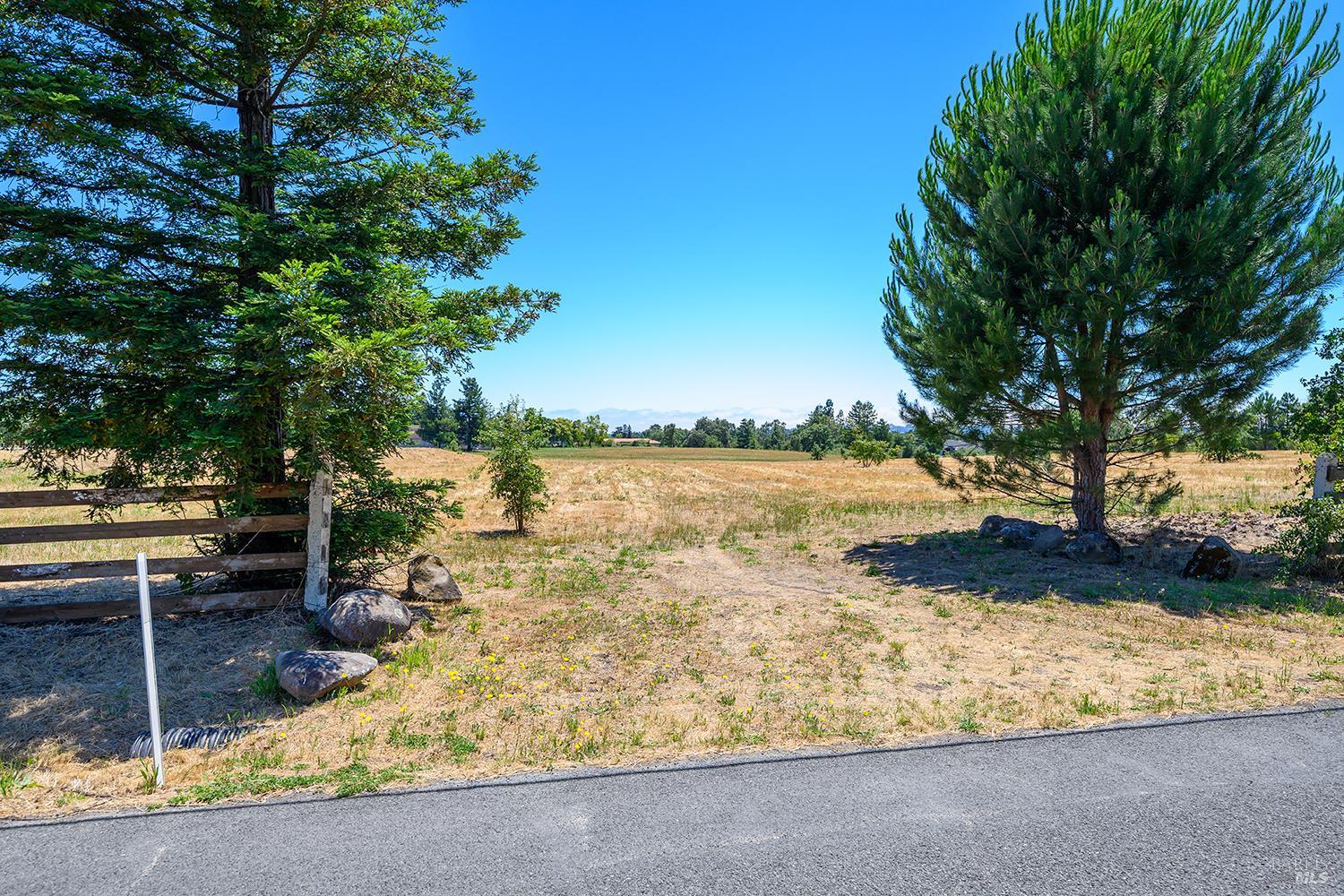 5390 Hall Road Santa Rosa, CA 95401 - Photo 4 of 11 Entrance from Hall Rd