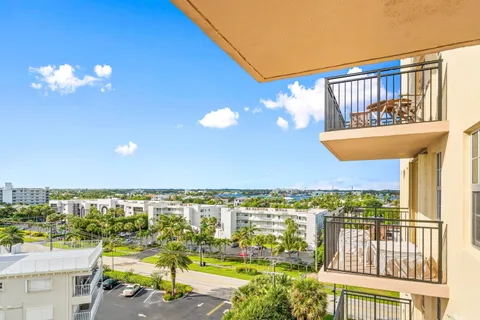 $599,000 | 3475 South Ocean Boulevard, Unit 6010, Palm Beach, FL 33480