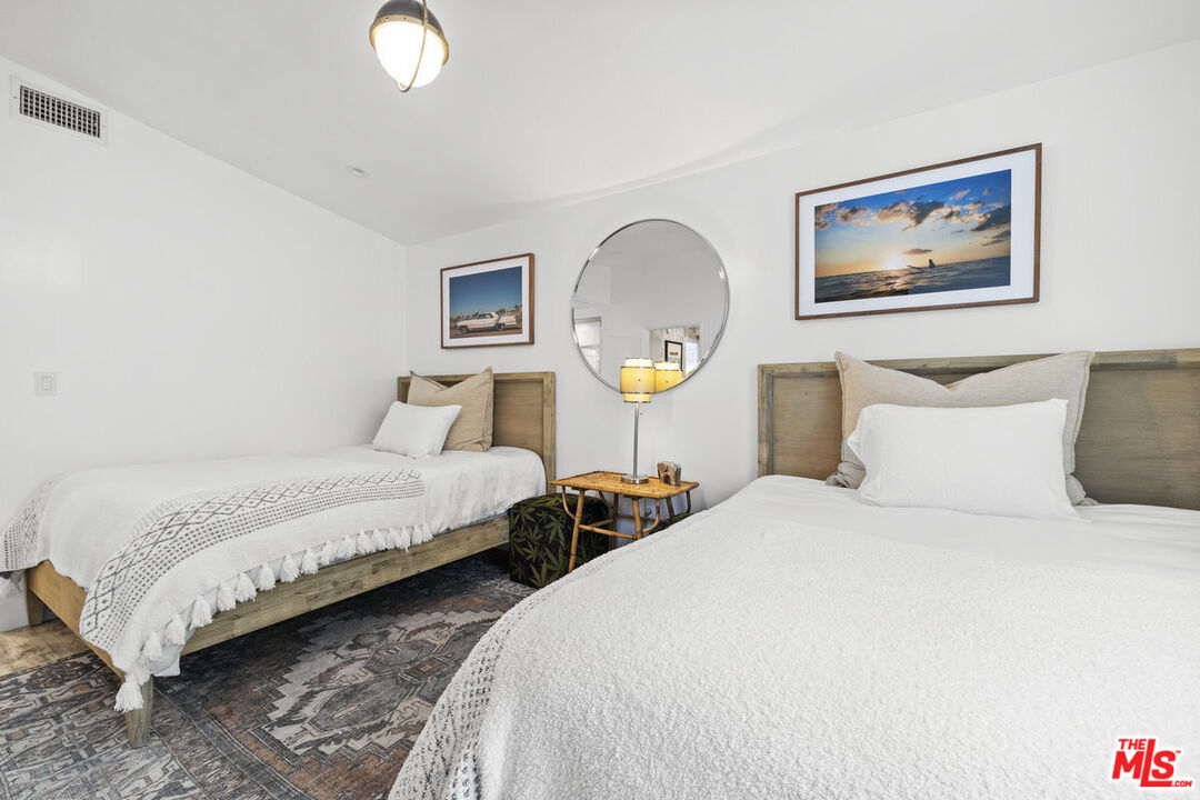 29206 Heathercliff Road Malibu, CA 90265 - Photo 10 of 23 Gallery Image 10