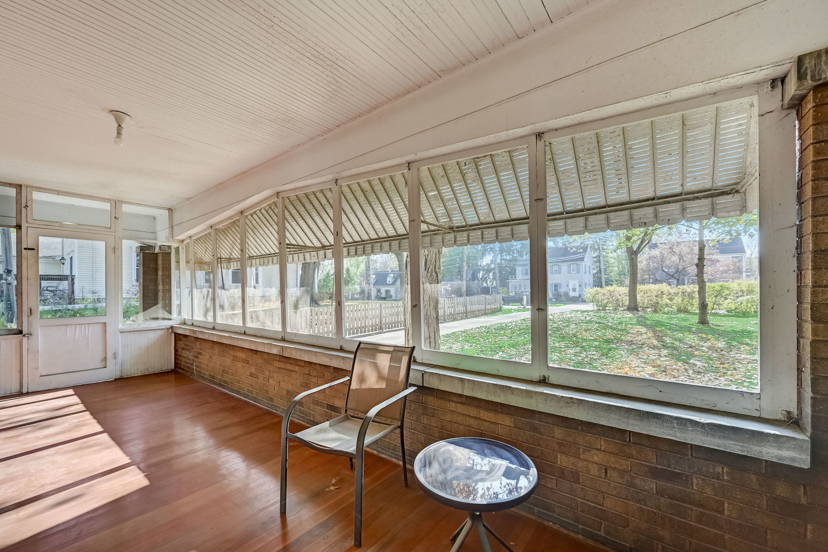362 River Bluff Road Elgin, IL 60120 - Photo 11 of 57 a room with furniture and wooden floor