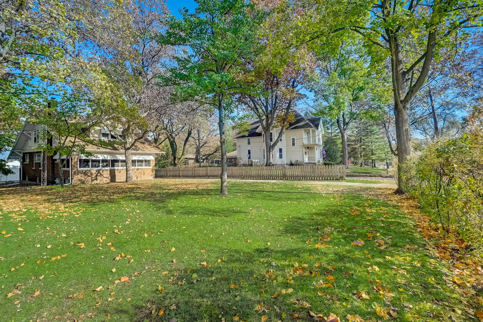 362 River Bluff Road Elgin, IL 60120 - Photo 4 of 57 a view of park with tree s