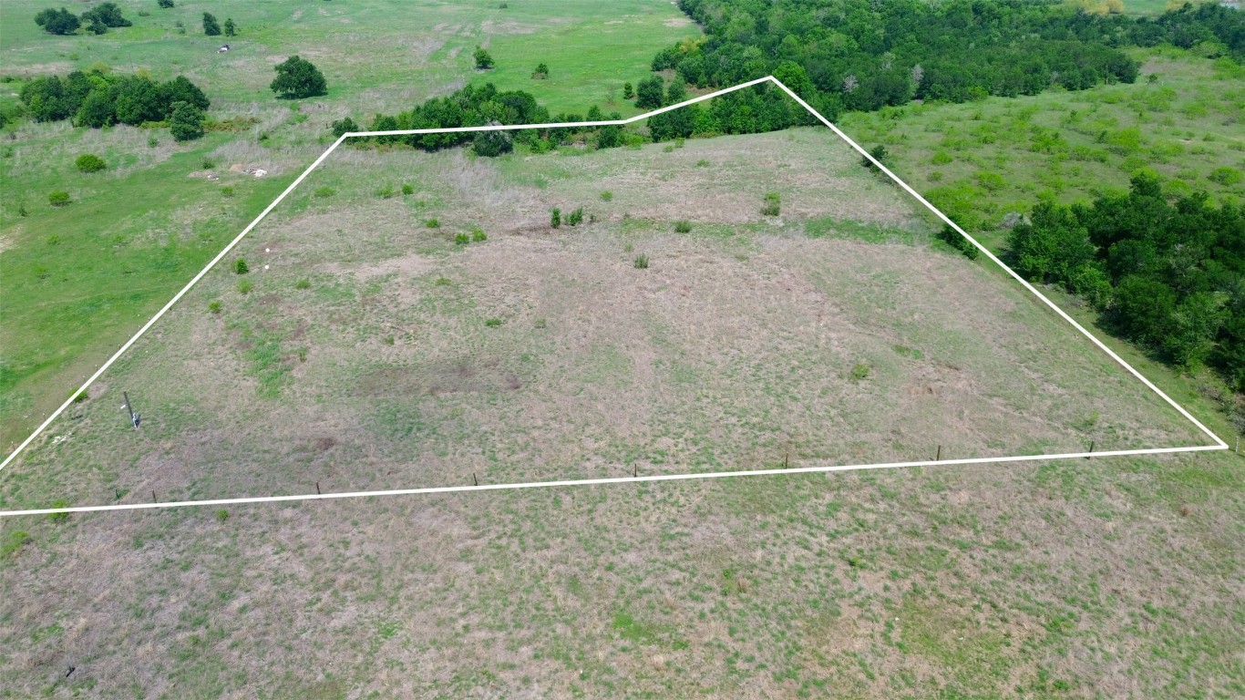 1745 County Road 466 Elgin, TX 78621 - Photo 3 of 7