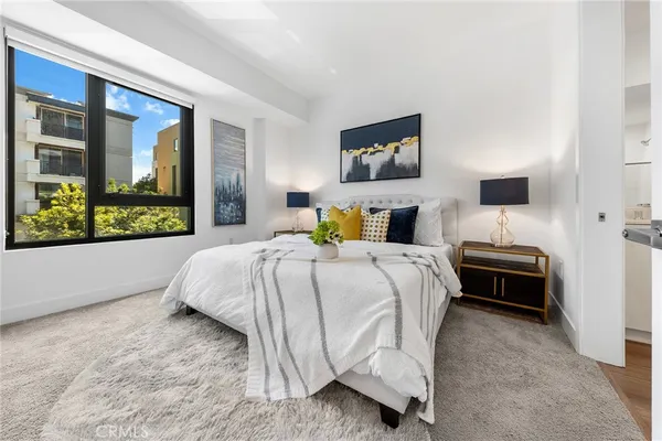 $1,074,800 | 709 East Walnut Street, Unit 227, Pasadena, CA 91101
