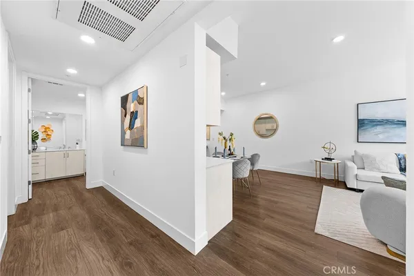 $1,074,800 | 709 East Walnut Street, Unit 227, Pasadena, CA 91101