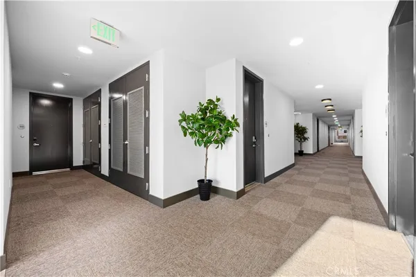 $1,074,800 | 709 East Walnut Street, Unit 227, Pasadena, CA 91101