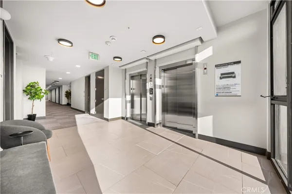 $1,074,800 | 709 East Walnut Street, Unit 227, Pasadena, CA 91101