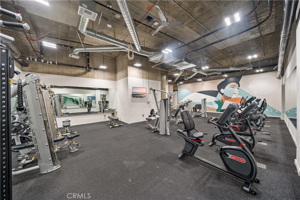 709 East Walnut Street, Unit 227 Pasadena, CA 91101 - Photo 36 of 42 a view of a room with gym equipment