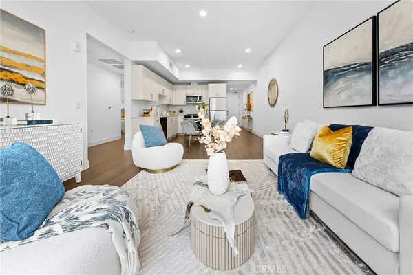 $1,074,800 | 709 East Walnut Street, Unit 227, Pasadena, CA 91101