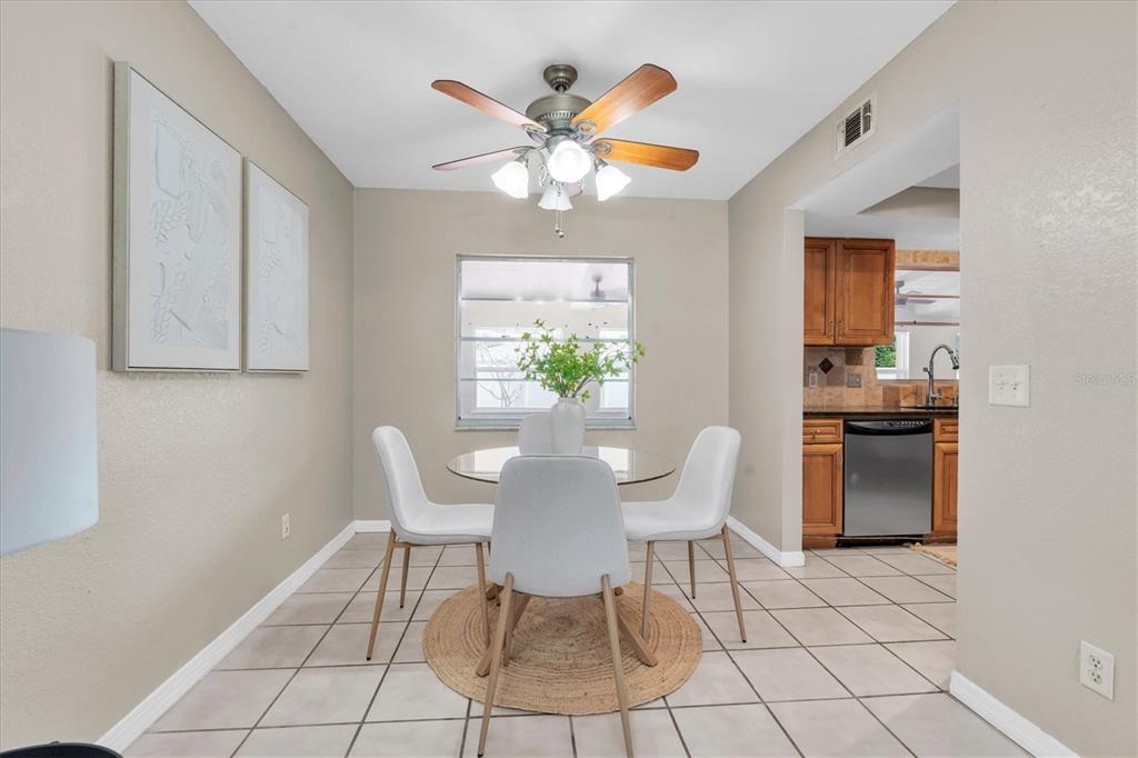 12101 74th Street Largo, FL 33773 - Photo 15 of 36