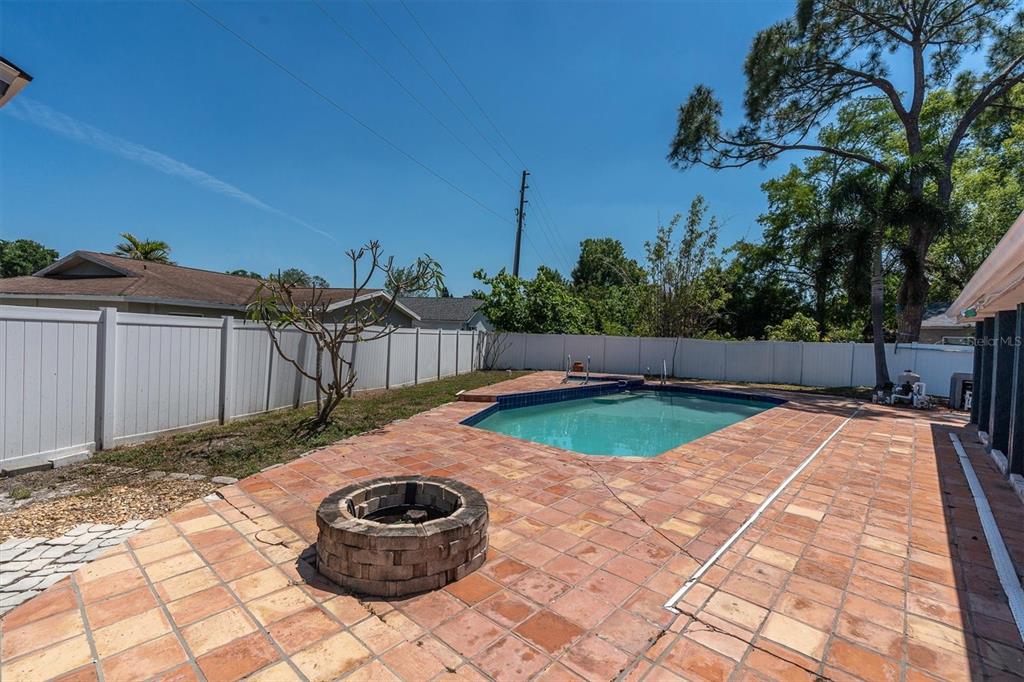 12101 74th Street Largo, FL 33773 - Photo 34 of 36