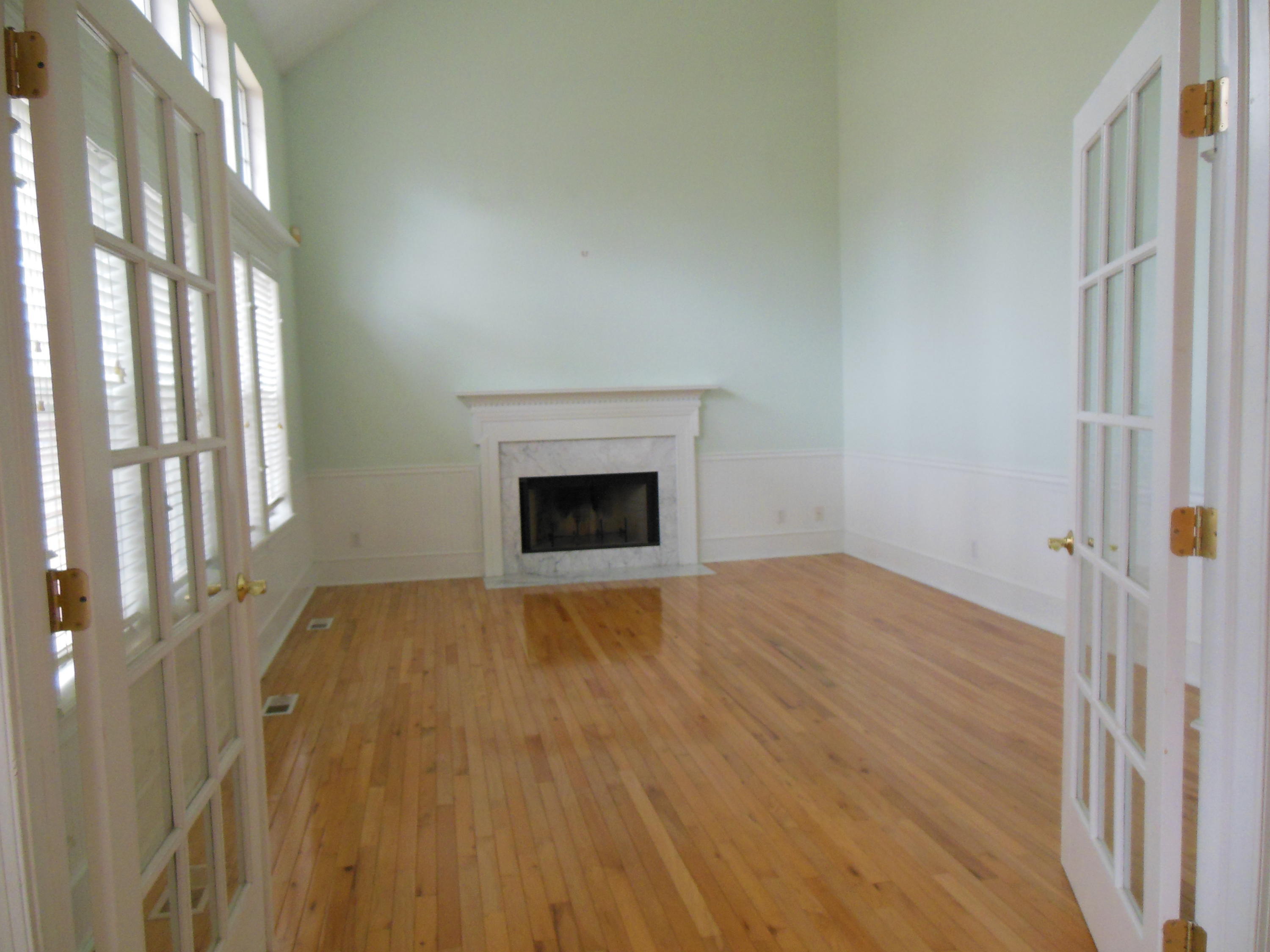 8628 Georgetown Lane Chattanooga, TN 37421 - Photo 18 of 30 living2