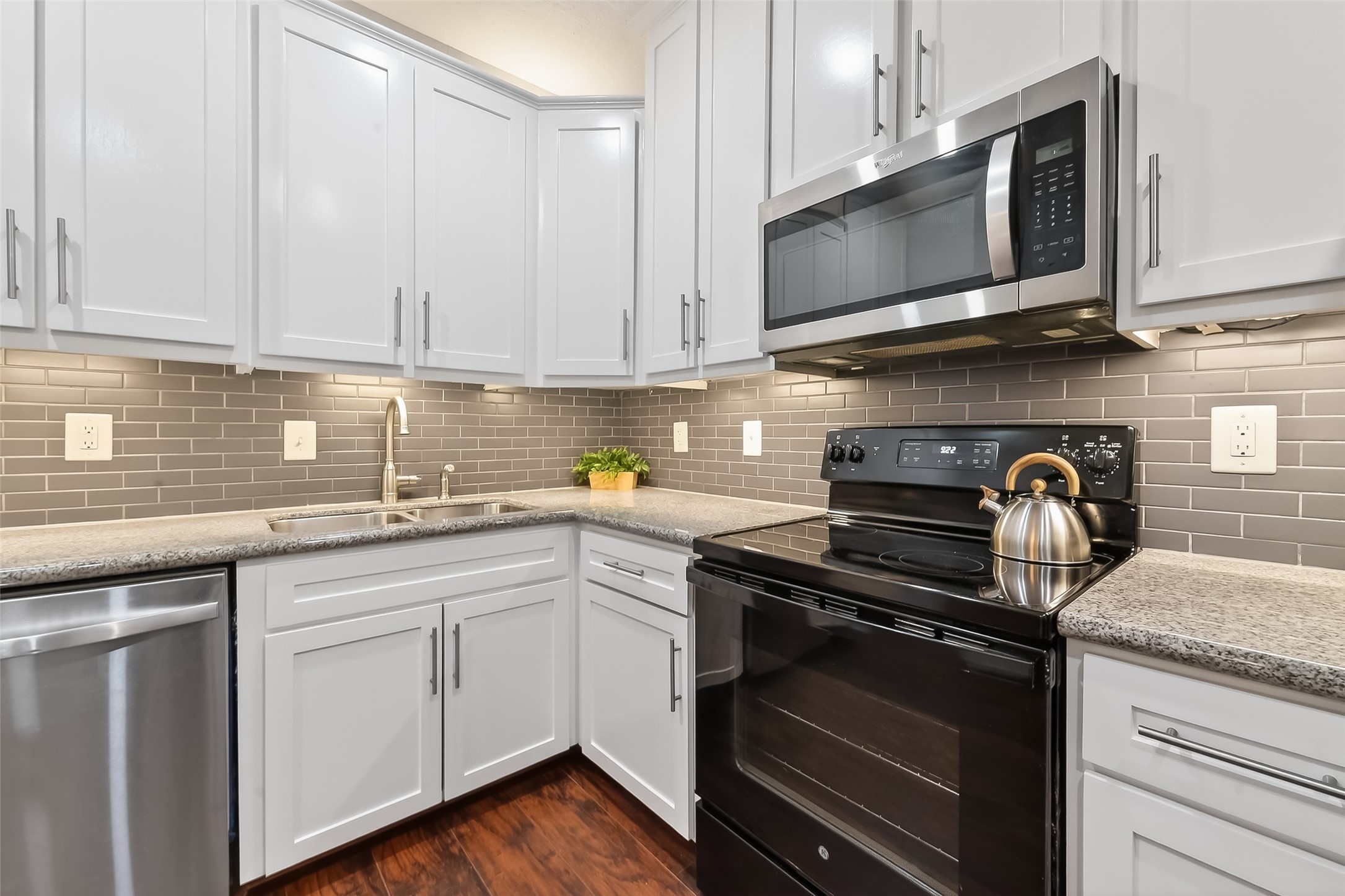 2100 Tanglewilde Street, Unit 740 Houston, TX 77063 - Photo 12 of 40 Under and over the cabinet lighting