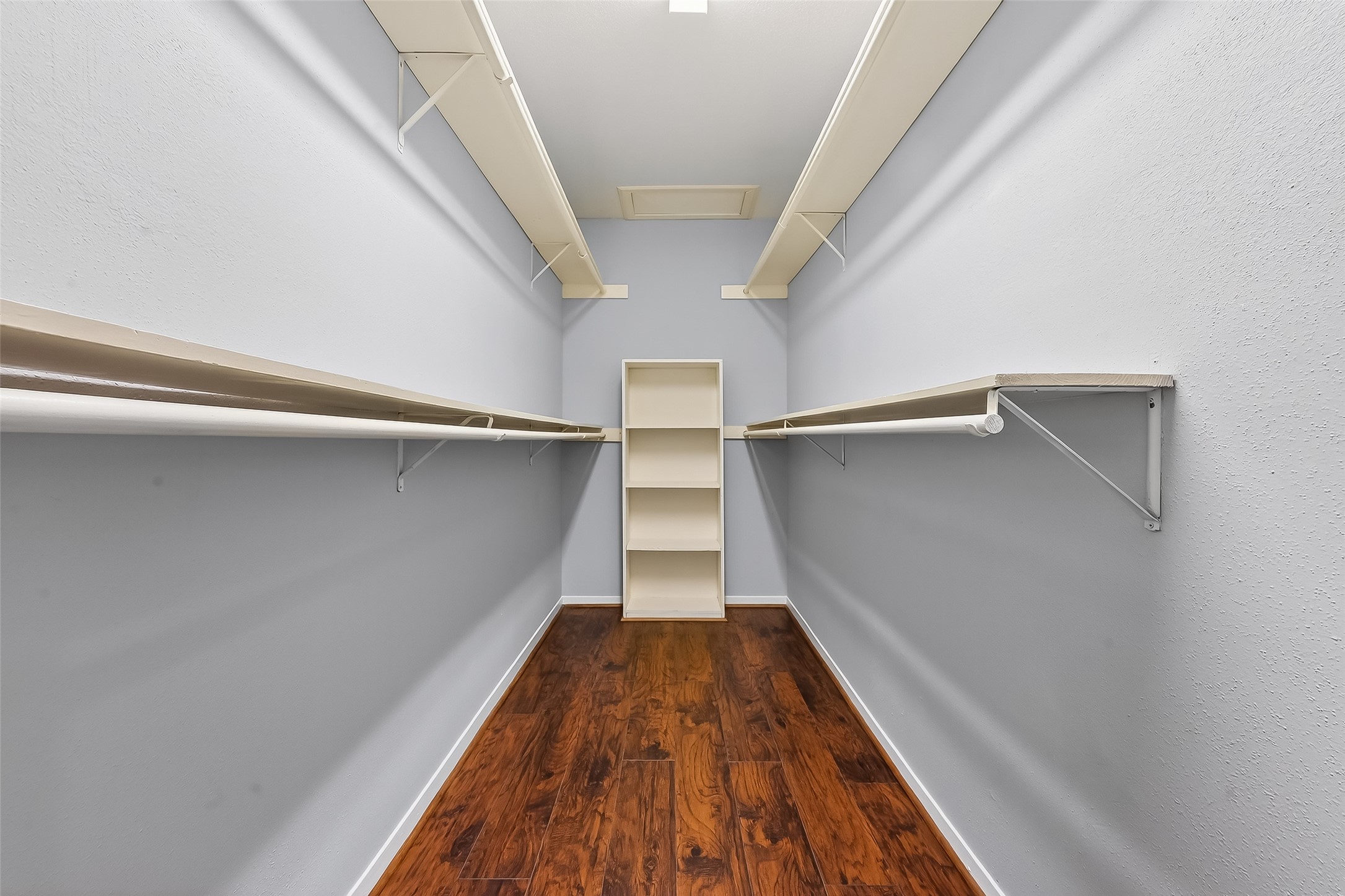 2100 Tanglewilde Street, Unit 740 Houston, TX 77063 - Photo 21 of 40 HUGE walk-in closet!