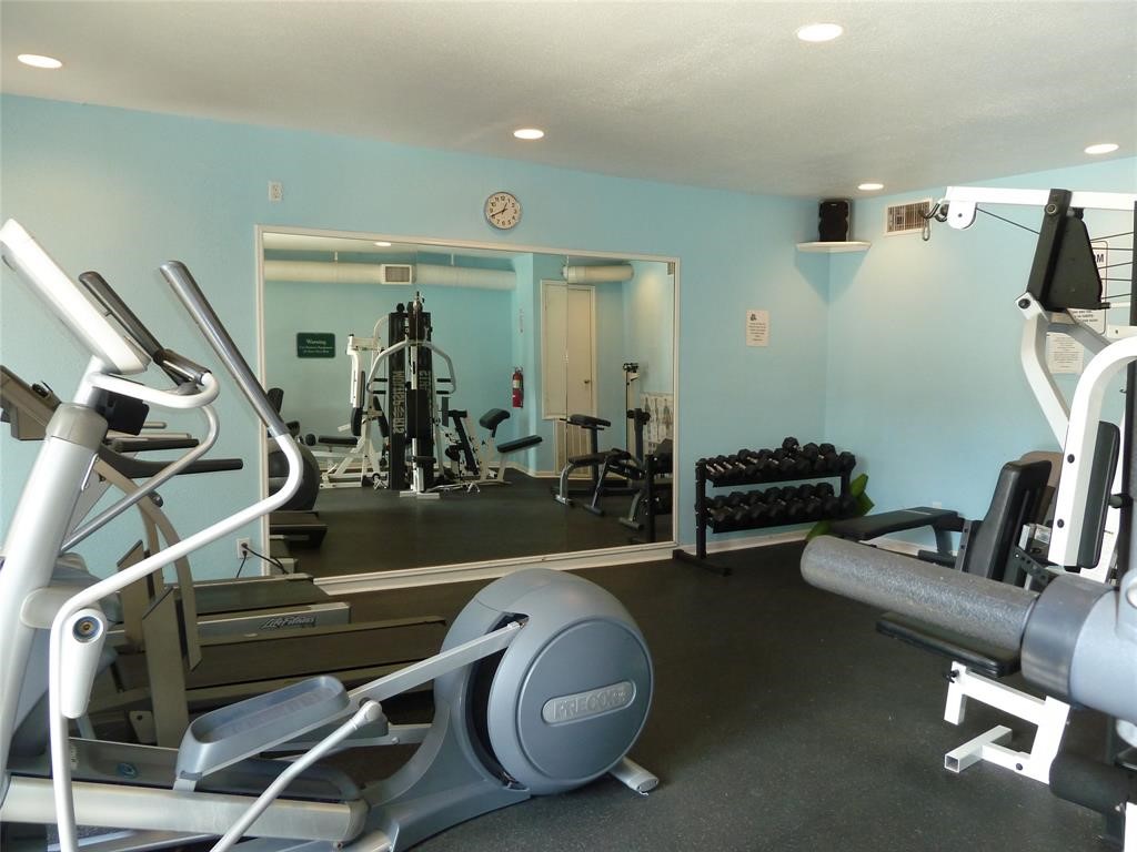 2100 Tanglewilde Street, Unit 740 Houston, TX 77063 - Photo 36 of 40 Exercise room too!