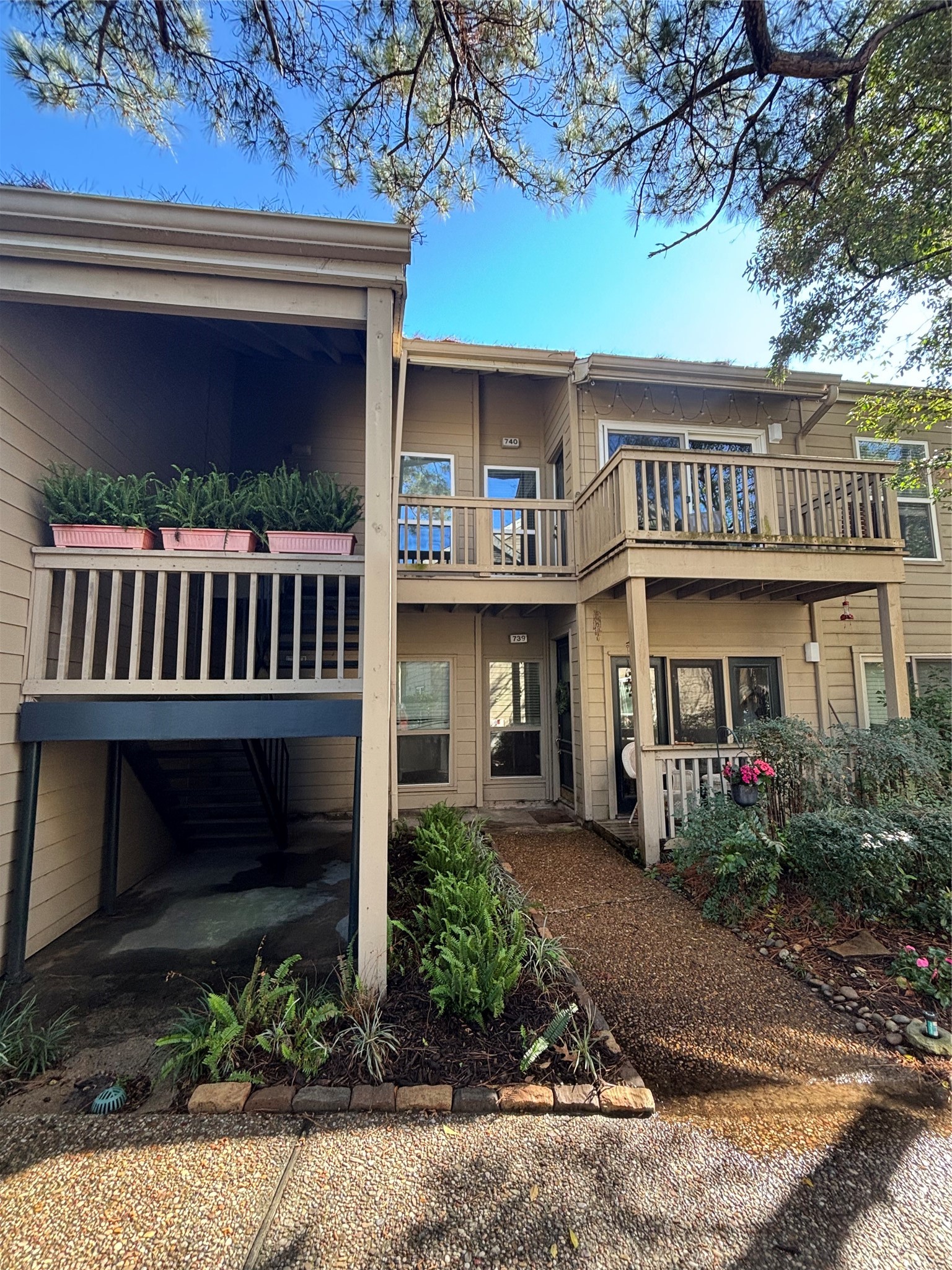 2100 Tanglewilde Street, Unit 740 Houston, TX 77063 - Photo 39 of 40 Welcome Home!