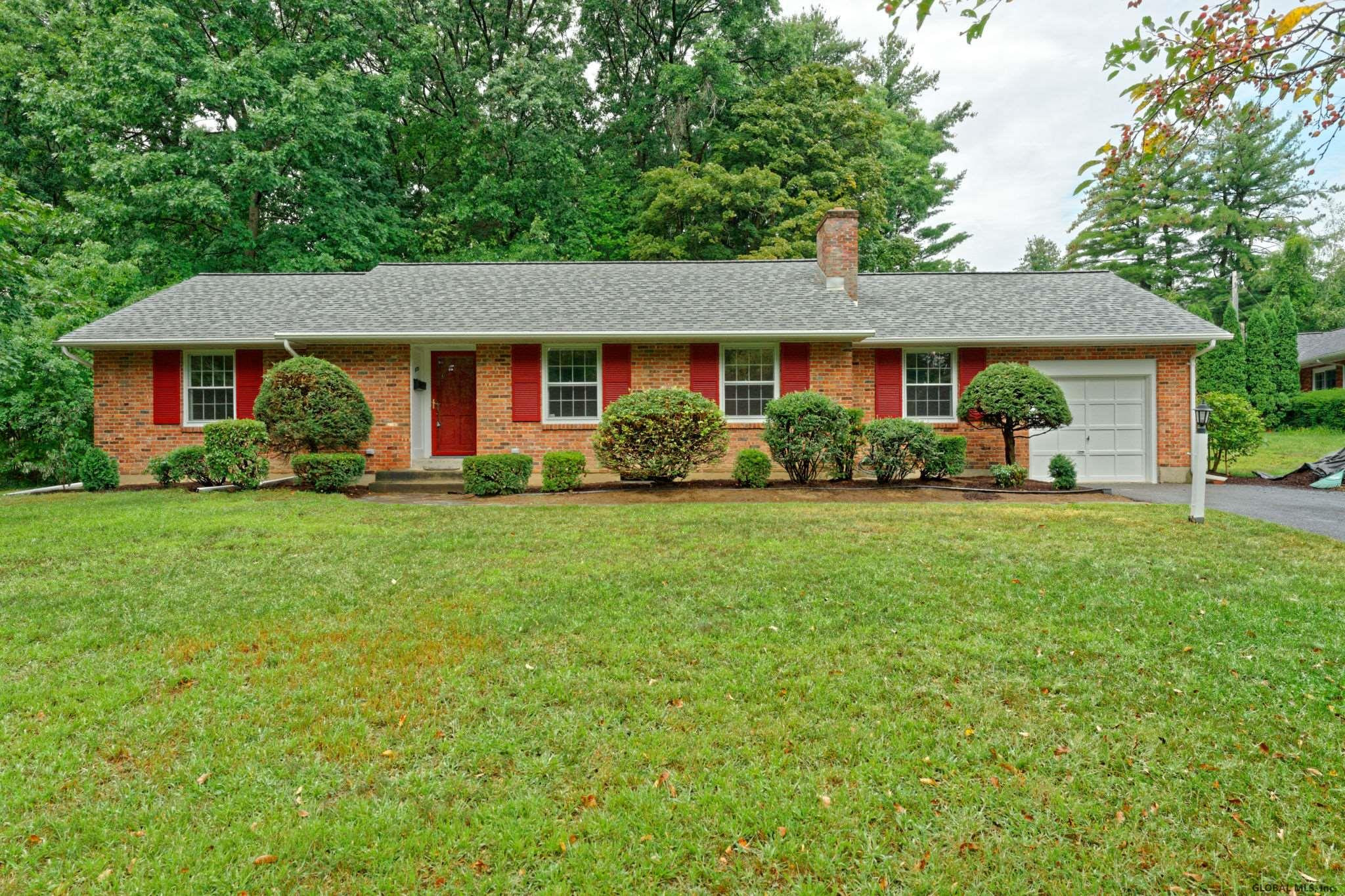 1035 Atateka Road Niskayuna, NY 12309 - Photo 3 of 38 Photo 3