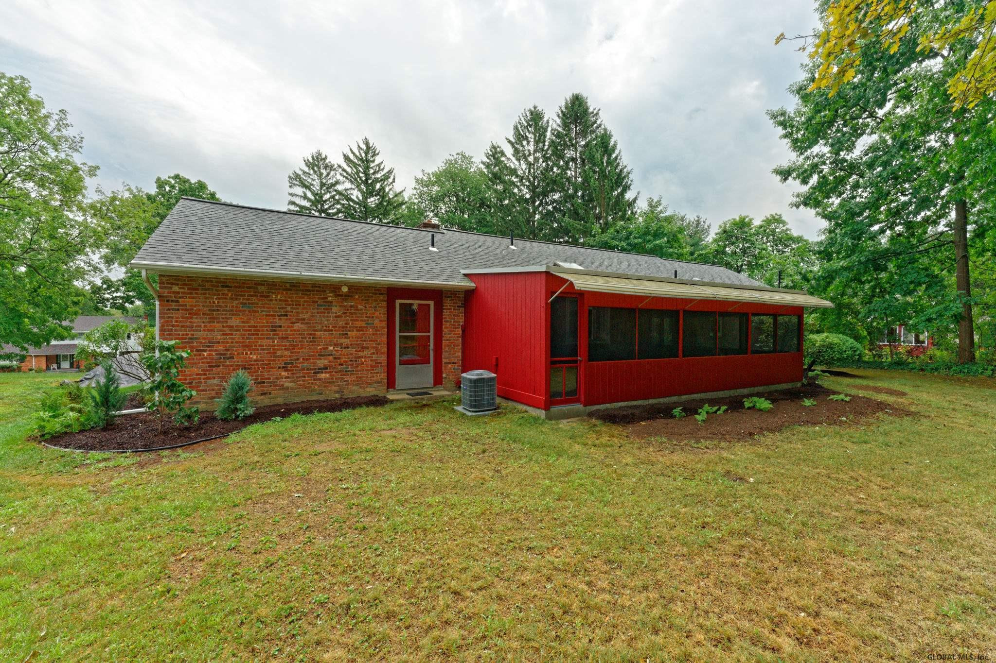 1035 Atateka Road Niskayuna, NY 12309 - Photo 33 of 38 Photo 33