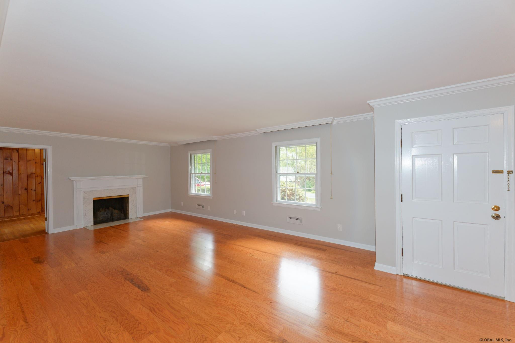 1035 Atateka Road Niskayuna, NY 12309 - Photo 5 of 38 Photo 5