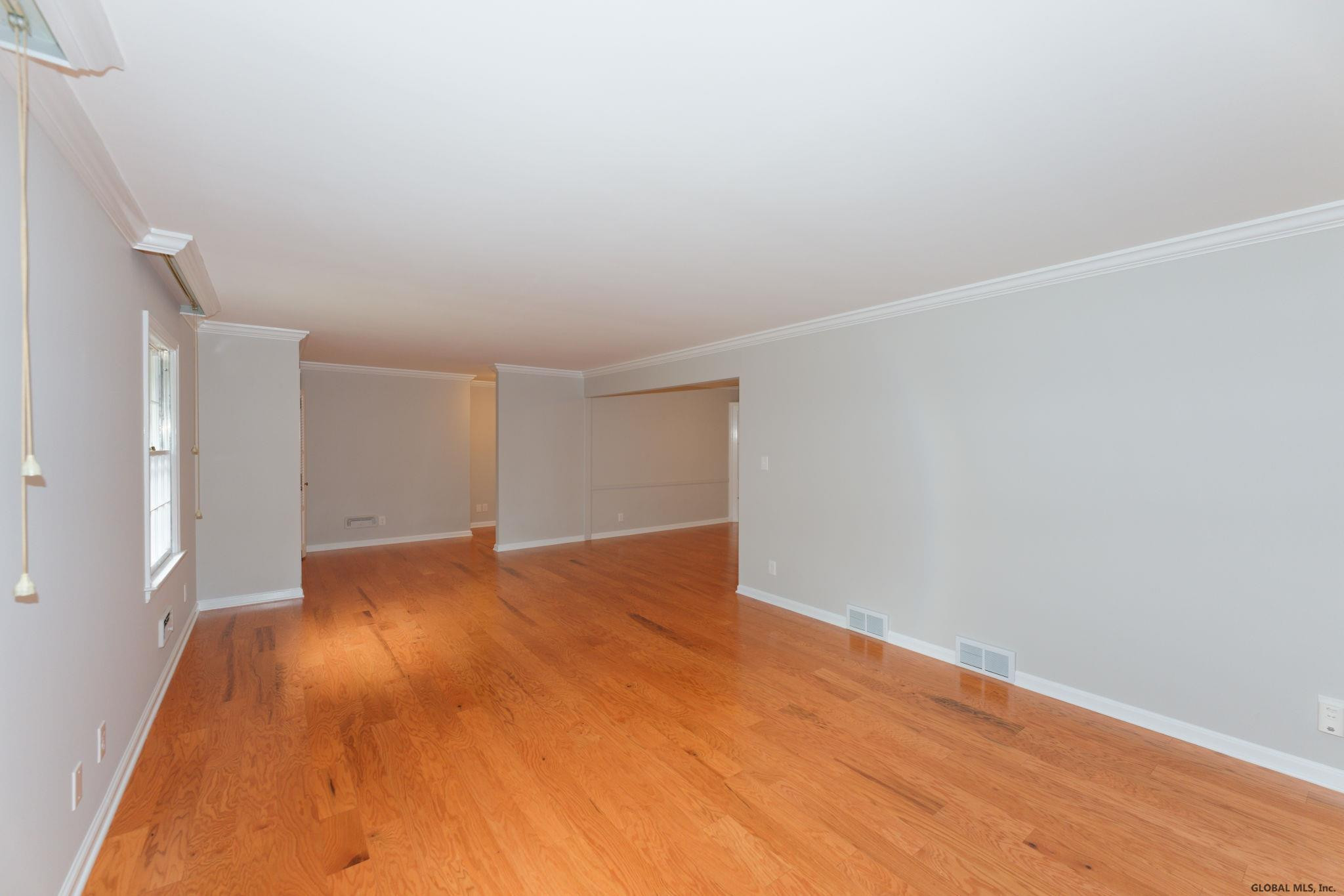 1035 Atateka Road Niskayuna, NY 12309 - Photo 6 of 38 Photo 6
