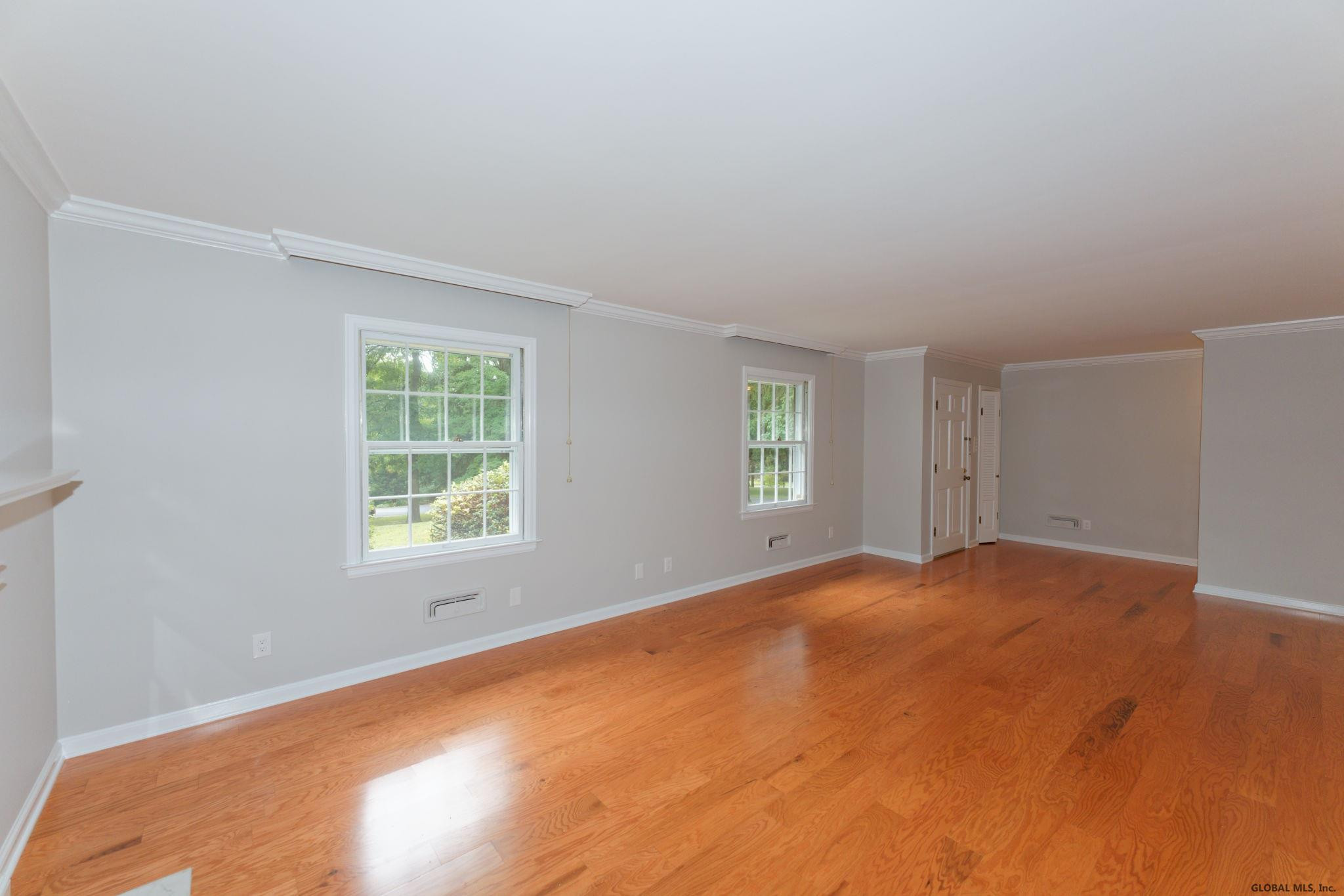 1035 Atateka Road Niskayuna, NY 12309 - Photo 7 of 38 Photo 7