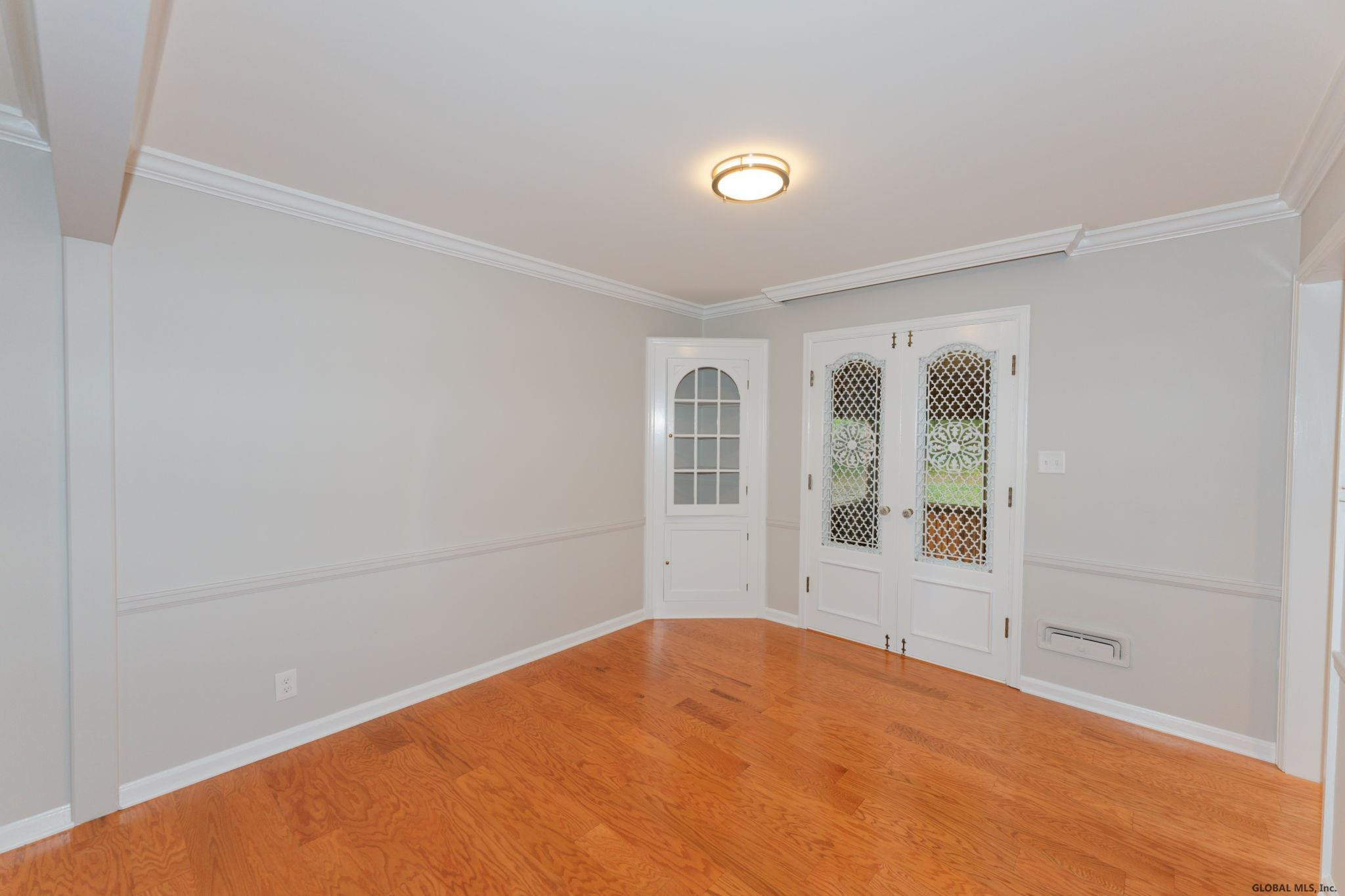 1035 Atateka Road Niskayuna, NY 12309 - Photo 9 of 38 Photo 9