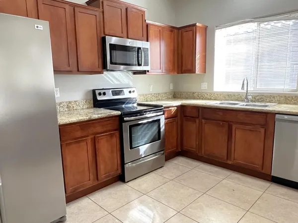 $1,695 | 7347 West Millerton Way, Florence, AZ 85132