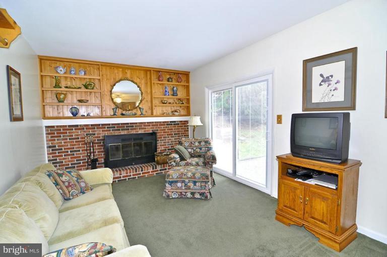 9414 Mellenbrook Road Columbia, MD 21045 - Photo 15 of 19 Family Room