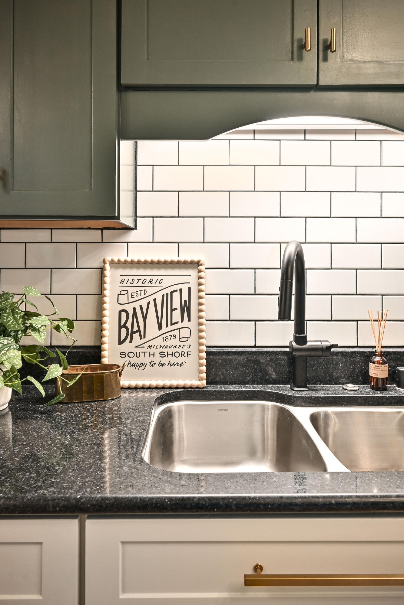 2525 South Shore Drive, Unit 2A Milwaukee, WI 53207 - Photo 14 of 40 14 DZ25252A-9