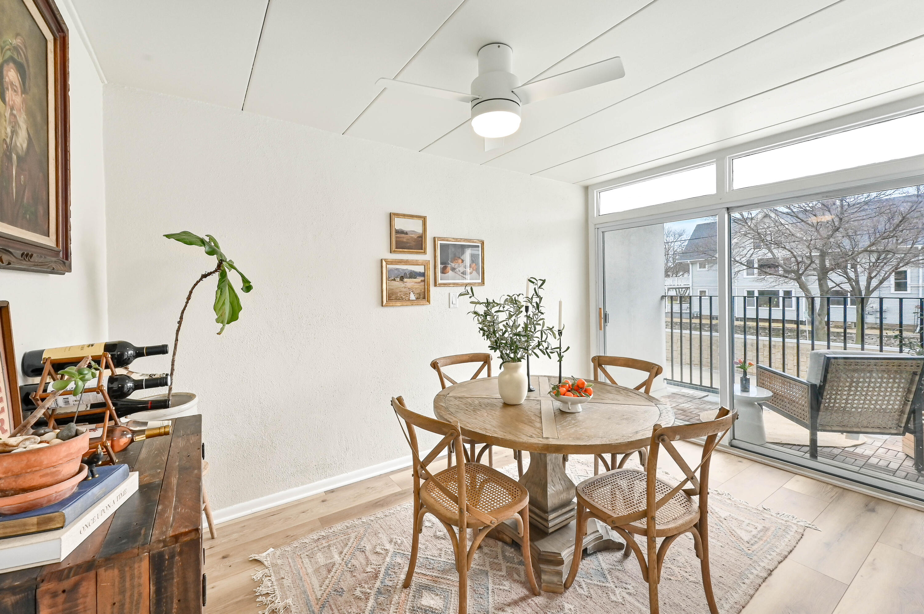 2525 South Shore Drive, Unit 2A Milwaukee, WI 53207 - Photo 15 of 40 15 DZ25252A-14