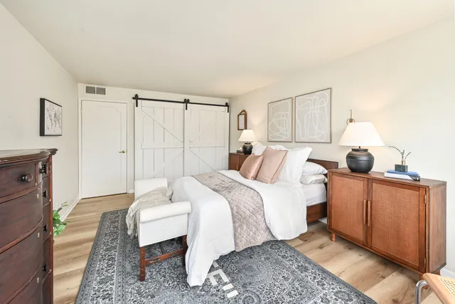 $289,900 | 2525 South Shore Drive, Unit 2A, Milwaukee, WI 53207