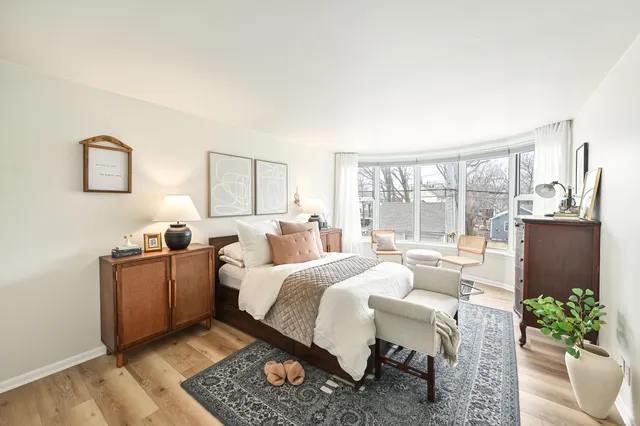 $289,900 | 2525 South Shore Drive, Unit 2A, Milwaukee, WI 53207