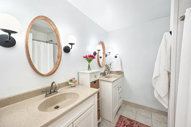 $289,900 | 2525 South Shore Drive, Unit 2A, Milwaukee, WI 53207