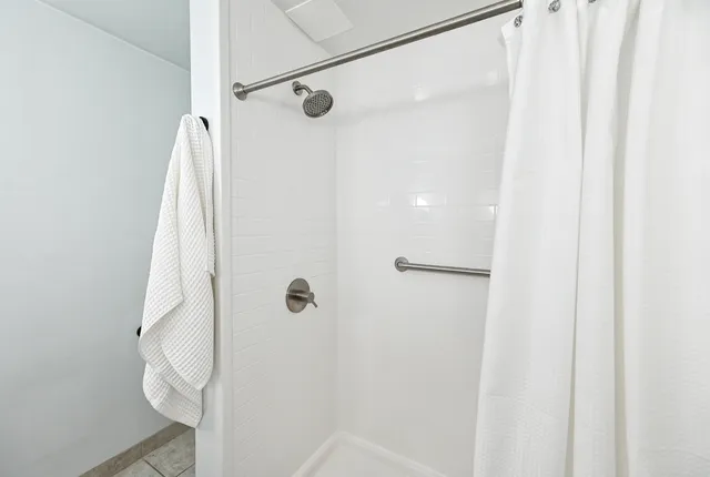 $289,900 | 2525 South Shore Drive, Unit 2A, Milwaukee, WI 53207