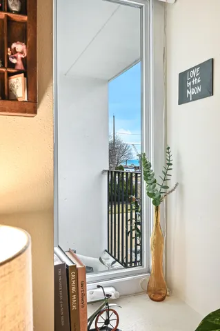 $289,900 | 2525 South Shore Drive, Unit 2A, Milwaukee, WI 53207